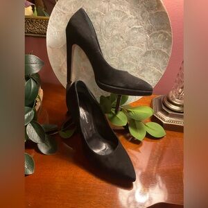 Tania Spinelli Black suede Pumps. Slight platform. Size 6 lightly worn.